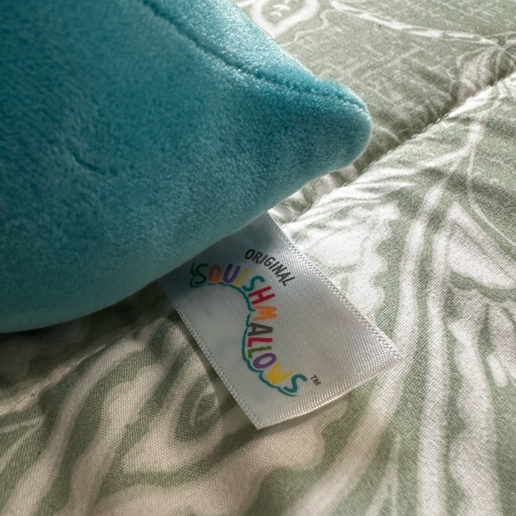 squishmallow galaxy triceratops keychain - Picture 5 of 5